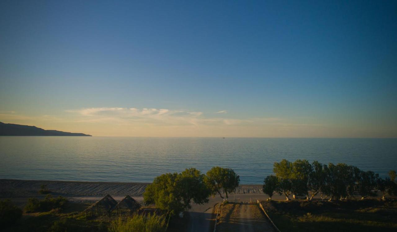 فندق Odos Oneiron Tavronitis Bay المظهر الخارجي الصورة